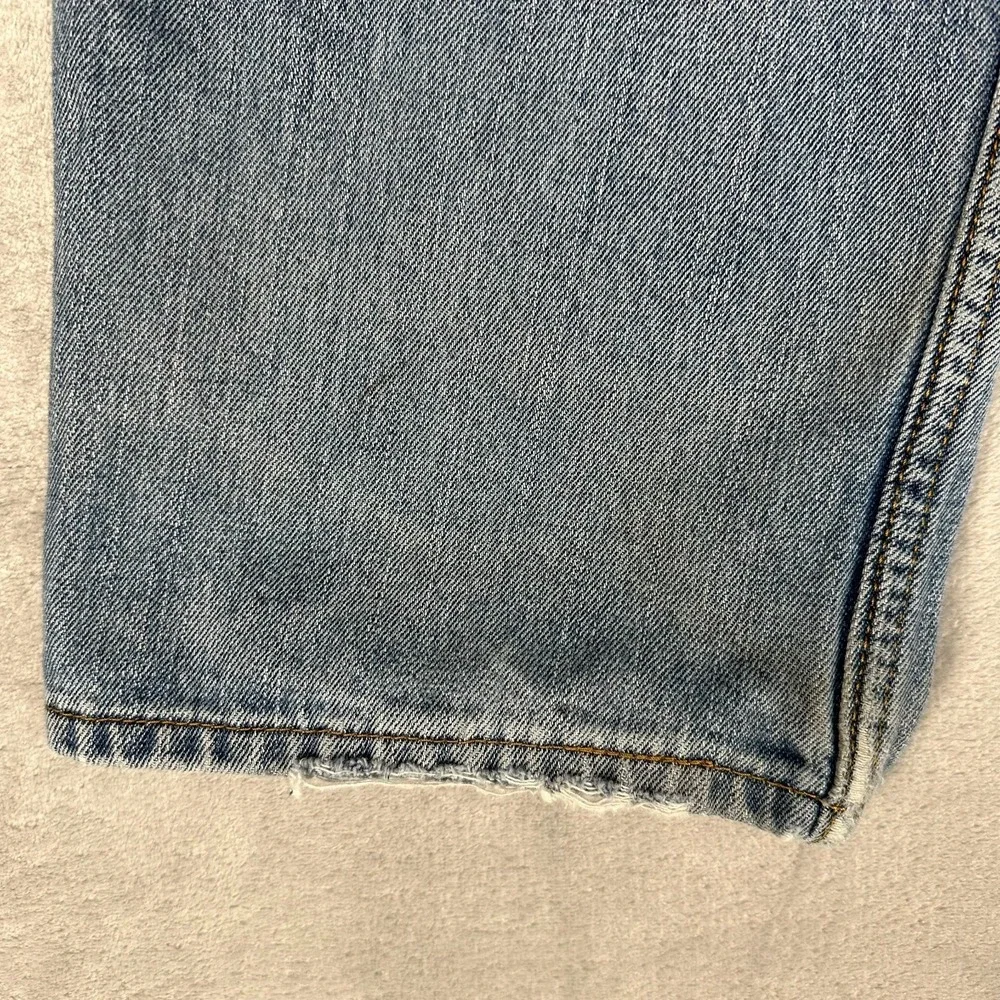 Levi's 550 Relaxed Fit Jeans Men's Size 40x29 Distressed Denim Medium Wash